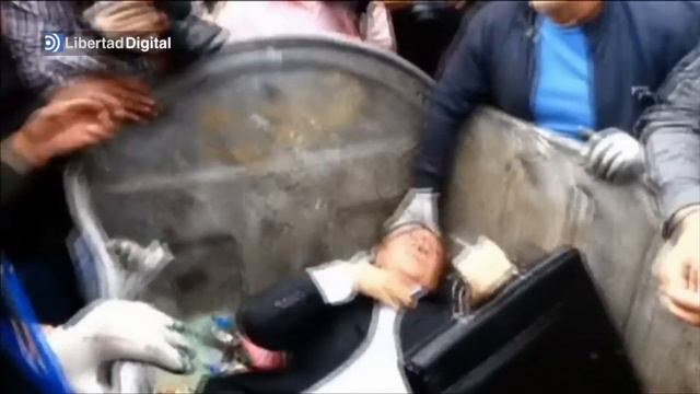 Tiran a un diputado ucraniano a la basura