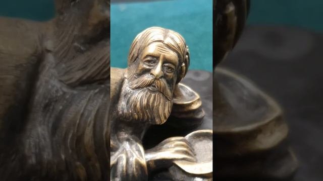 Отдыхающий крестьянин. 1870-е годы. Российская Империя . Бронза, литье,