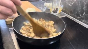 Как приготовить НАСТОЯЩИЙ ГРИБНОЙ СОУС| весь секрет в бульоне