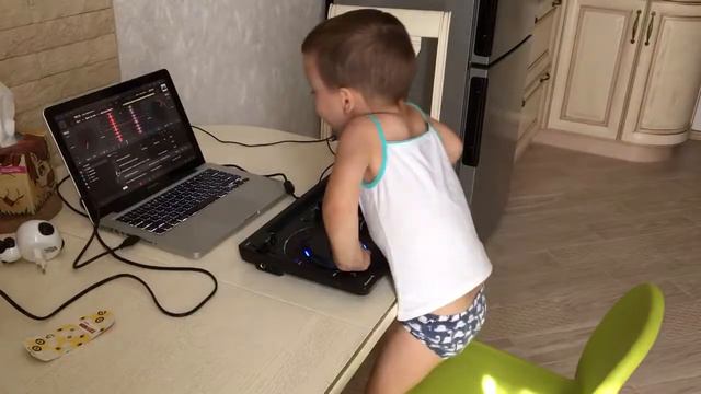 2017-07-Вите надо выйти смотреть онлайн