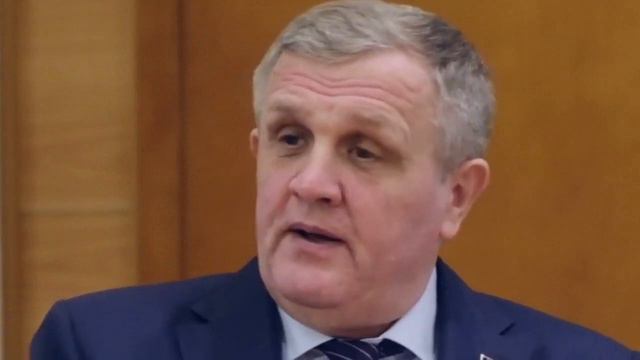 СТРАНУ ГРАБЯТ! ДЕПУТАТ ШОКИРОВАЛ ВСЕХ ПРАВДОЙ! "МИЛЛИАРДЫ УХОДЯТ ЗА БУГОР" смотреть онлайн