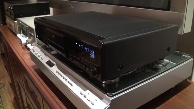 SONY CDP-XE700 смотреть онлайн