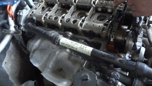 Замена прокладок клапанной крышки и свечных колодцев на Mercedes