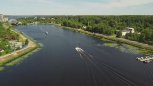 Дети на рыбалке. Спортивной рыбалке. Дочь ловит на поплавок. Кинешемка