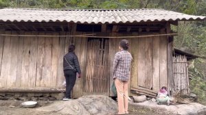 Single mother A 17-year- and her child wandered the streets without help - Lý Tử Ca
