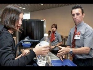 Росавиция разрешила провоз жидкостей в ручной клади