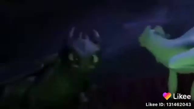 Любовь Беззубика и Луны 😻😻😻👌👌👌 смотреть онлайн