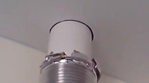 Вытяжка в натяжном потолке.