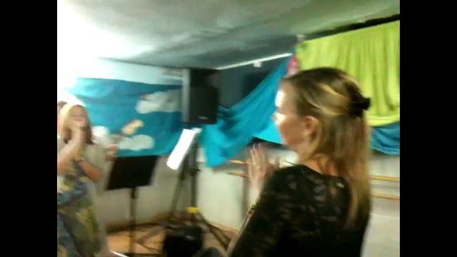 2013.10.11 Молитва Валентина Белого. Отрывки прославления. Татьяна Кадин с поющими . Свет Миру. смотреть онлайн