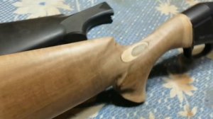 Резьба на прикладе ружья.