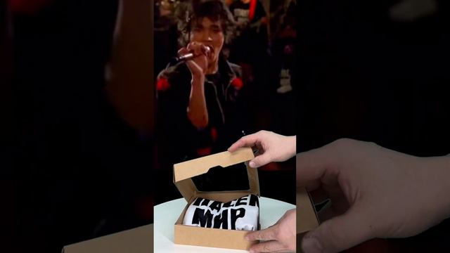 Футболка СПАСЁМ МИР смотреть онлайн