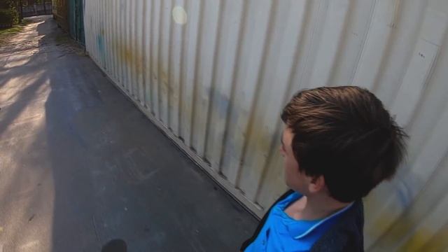 ШКОЛЬНИК УКРАЛ ПИСТОЛЕТ У ПОЛИЦЕЙСКОГО смотреть онлайн