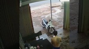 ЖЕСТЬ. Подборка Жести (Фейлы). Несчастные Случаи, Жесть Видео. Жесть с камер наблюдения.