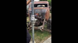Vintage Tow Truck - 1933 Ford SV-V8 - Clearing the yard