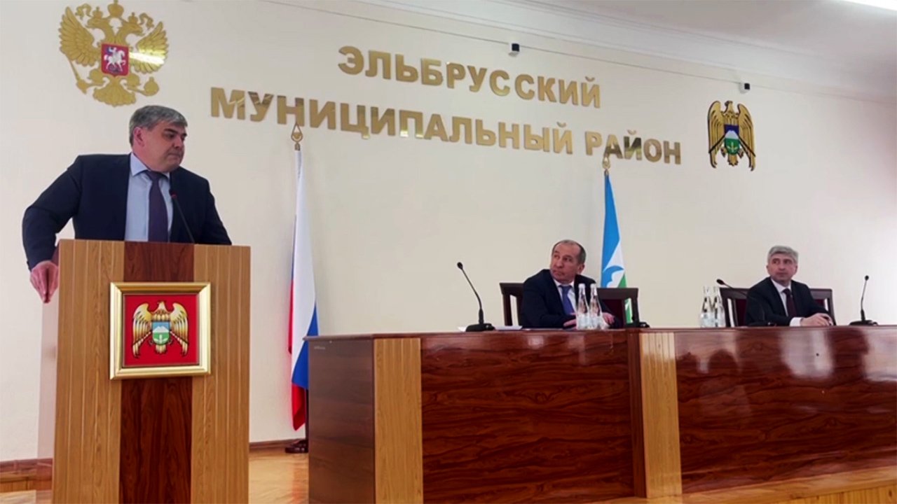 Казбек Коков провёл встречу с активом Эльбрусского района