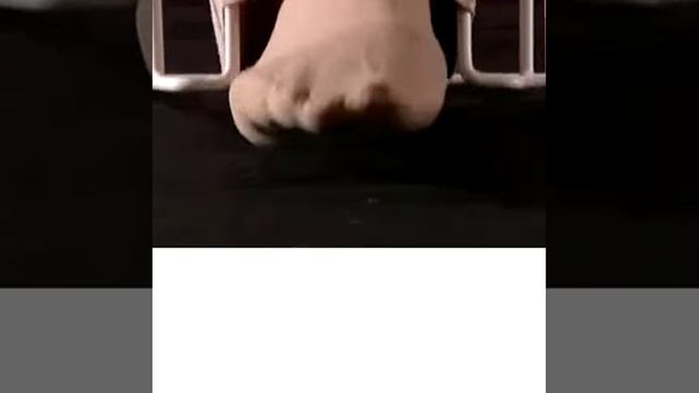 Надевание компрессионного трикотажа с medi Butler-(480p30).webm