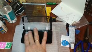 Как установить защитное стекло без пузырей