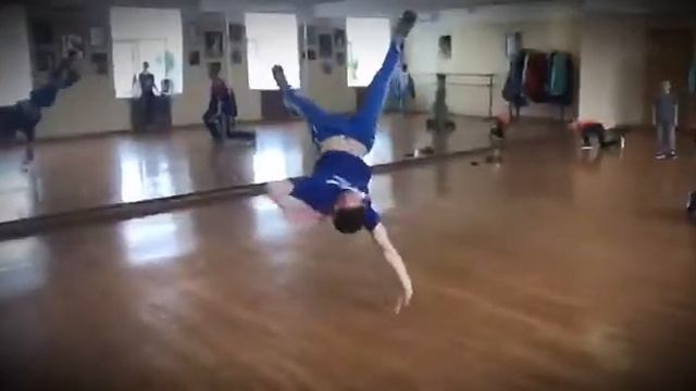 KOMSOMOLSK On AMUR
?школа БРЕЙК ДАНСА NO FROM открывает
НАБОР В НОВЫЕ ГРУППЫ ПО БРЕЙК ДАНСУ (дети 4