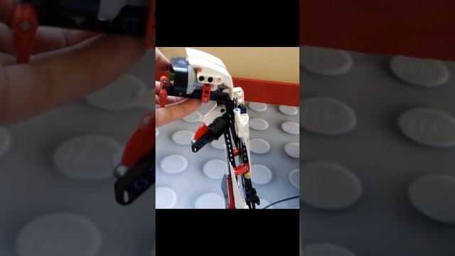 Робот-змея из Лего напала на человека ? Lego Robot snake attacked a man R3PTAR