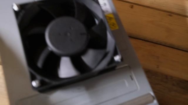 1 серверный БП против 3 обычных БП, что лучш?