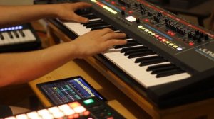 Roland Juno-X,MC-707 & Korg Gadget (80's Soundtrack Vibe)