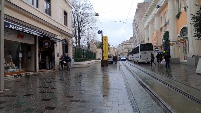 Walking in the Rain, Istiklal Caddesi, Istanbul/ Turkey | 4K ASMR смотреть онлайн