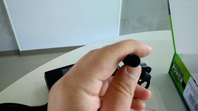 Універсальний блок живлення для ноутбуків PowerPlant (15-20V 90W 6A) (NA700028) - огляд