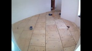 Монтаж пола на шпильках