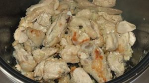 Тушеная курица с картофелем в мультиварке