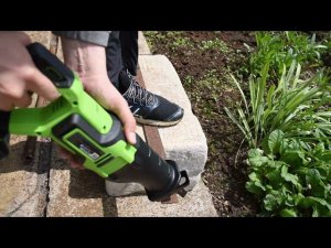 Обзор Greenworks GD24RS – аккумуляторная сабельная пила. В хозяйстве пригодится?