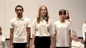 Молодежный театральный коллектив ЮНОСТЬ читает стихотворение К. Симонова Сын артиллериста