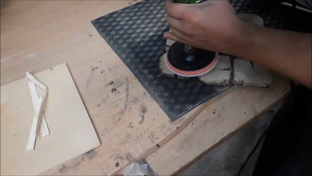 Wall clock from an old oak смотреть онлайн