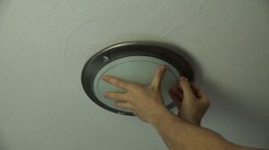 Как снять плафон: 2 плафона с похожей системой крепления
