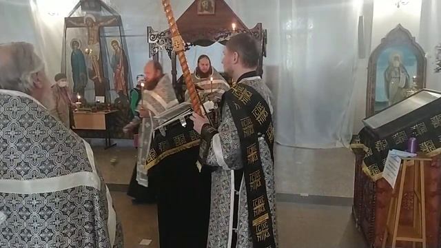 Утреня с чтением 12 Евангелий Страстей Господа нашего Иисуса Христа смотреть онлайн