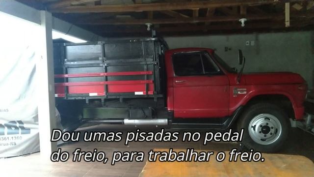 Apenas ao som do Detroit diesel, as lembranças renascem com minha mãe, no D60 Chevrolet. смотреть онлайн