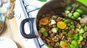 Варенье из крыжовника с физалисом, курагой и орехами!