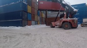 Работа на контенеровозе, работа на теме