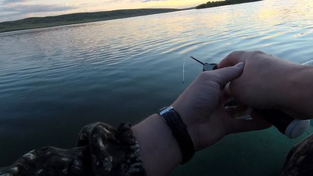 Озеро Ащису. Клёвая рыбалка в конце июля. смотреть онлайн