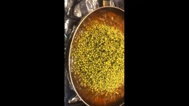 Приготовление узбекского блюда машкичири.