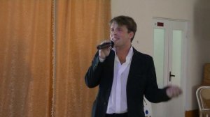 Песня "В комнате пустой" поёт Сергей Сапач