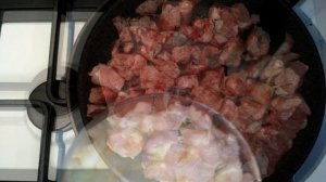 Жареное мясо с замороженными овощами. Съедается "на ура!"