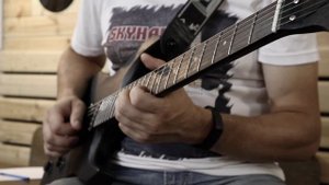 Немного гитарной лирики ...  "Песня о гитаре"