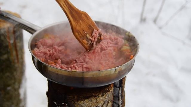 Готовим в лесу. Болоньезе на костре. Bolognese pasta