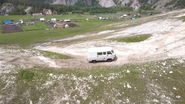 Спуск и подъем на гору в Башкирии в Бурзяне на турбазу Башкорт Иле, съёмка на мавик про mavic pro смотреть онлайн