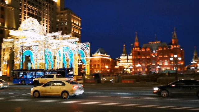 История подсветки Кремля и… Весна в ГУМ. Москва смотреть онлайн