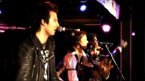 Sid Vicious Live(s)?
