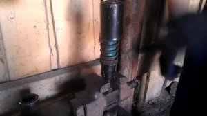 Как легко и быстро рассухарить и засухарить задний амортизатор мотоцикла Урал