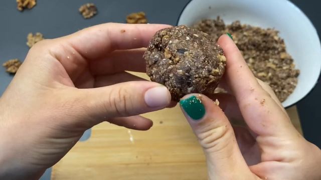 Haferflocken, Kakao und etwas Trockenobst mischen! Ein gesundes und leckeres Dessert ohne Zucker! смотреть онлайн