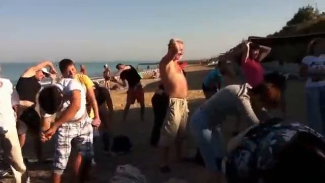 Веселая гимнастика на пляже смотреть онлайн