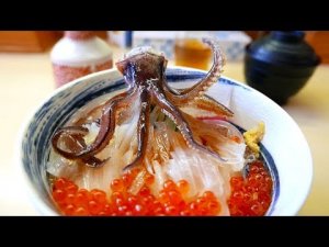 Японская уличная еда - САШИМИ ИЗ ТАНЦУЮЩИХ КАЛЬМАРОВ Хакодате, Японские морепродукты